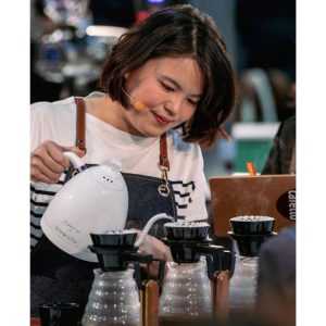 Shih Yuan Hsu brewing, credits Specialty Coffee Association