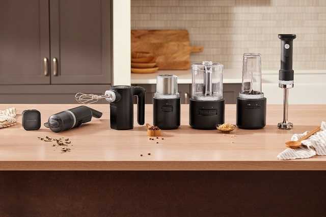 https://www.comunicaffe.com/wp-content/uploads/2023/11/Whirlpool_Canada_LP_KITCHENAID__EXPANDS_CORDLESS_SMALL_APPLIANCE.jpg