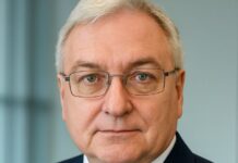 The b-capsule is here: The new format that allows coffee roasters to showcase their craftsmanship without compromising on quality The founder of b-capsule Bertold Igel (photo granted)